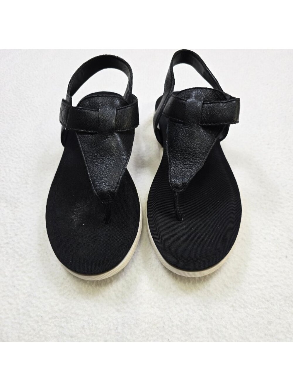 Naturalizer Womens 6.5M Black Leather Sandals With White Outsole